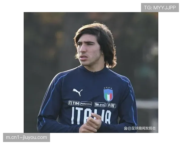 纽卡斯尔托纳利后场组织 长传联系边路成战术核心